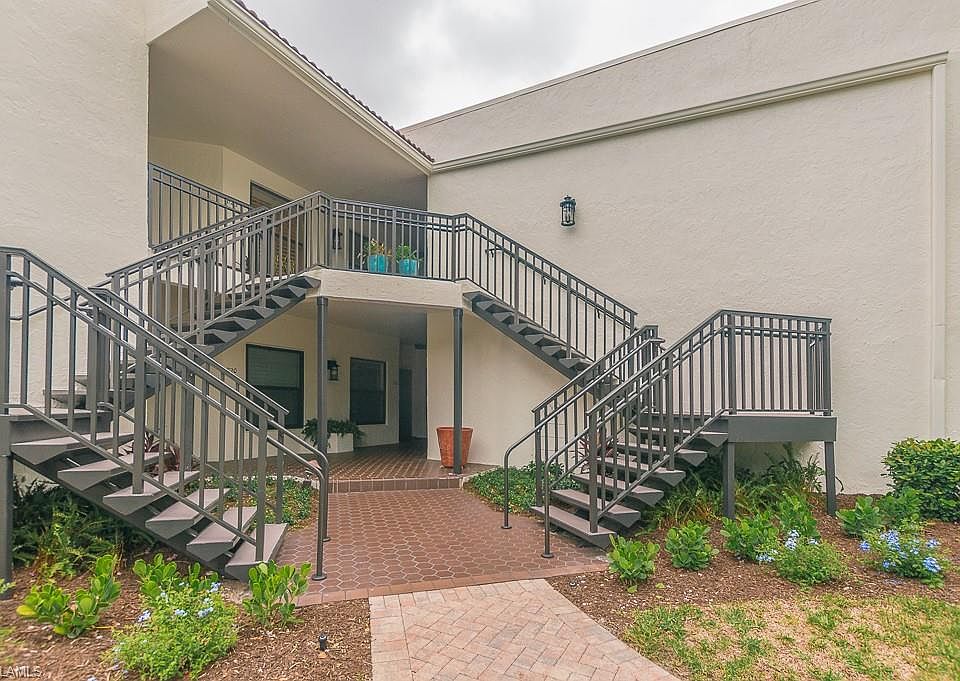 1st image of 830 10th Ave S #830
