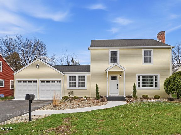 2nd image of 1817 Hillcrest Dr