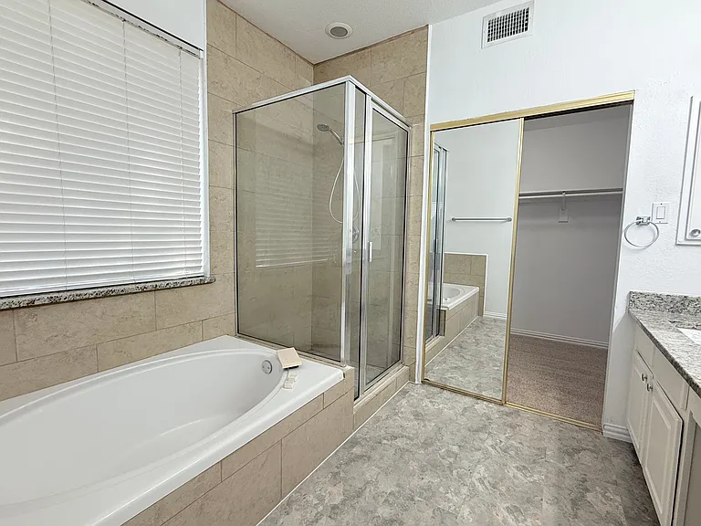 1313 Baythorne Dr — Photo 13