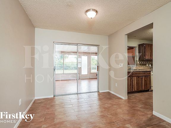 4th image of 1425 SE 14th Ter