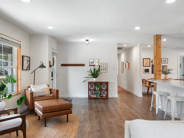 6802 Duquesne Dr — Photo 14