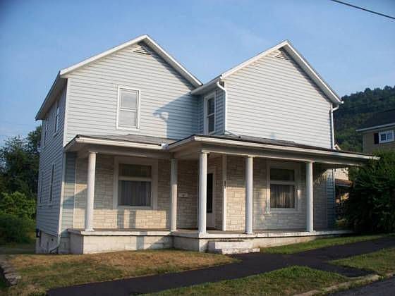 2nd image of 224 Maple St