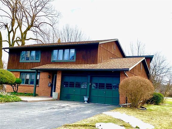 2nd image of 185 Blackwell Ln