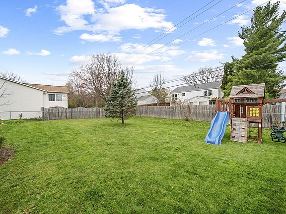 5th image of 1110 Hepplewhite St