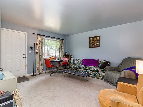 4th image of 33443 Fernwood St