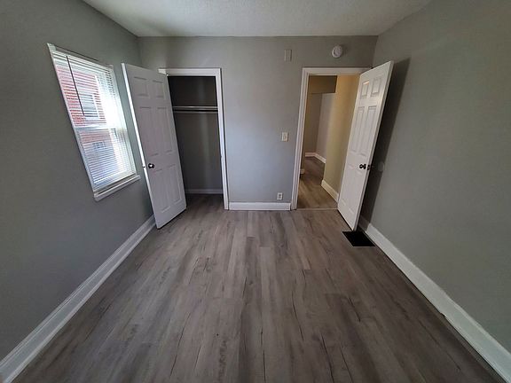 4th image of 250 E Beechwood Ave