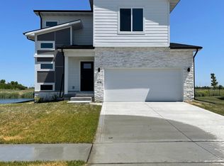 575 SE Booth Ave, Waukee, IA 50263