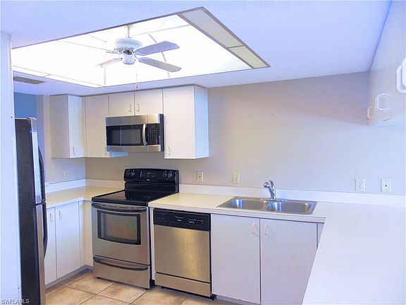 3rd image of 4704 SW Santa Barbara Pl APT 204