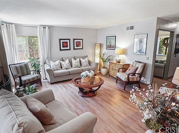 4th image of 28956 Marilyn Dr