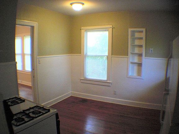 4th image of 814 E 49th St #A