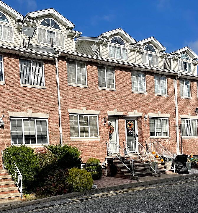1st image of 17 Lillie Ln