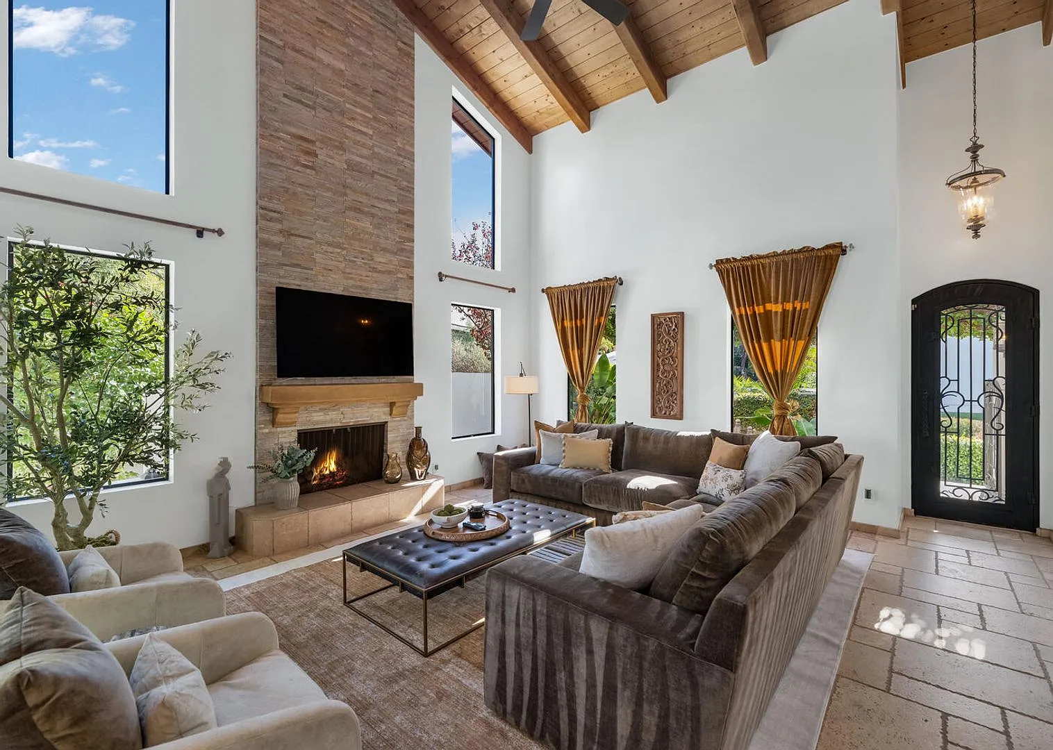 Rates Vary: $7,995 - $14,995 — Photo 1