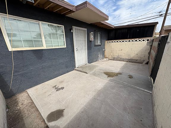 3rd image of 1901 Stewart Ave #C