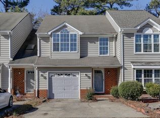 36 Candlelight Ln, Portsmouth, VA 23703