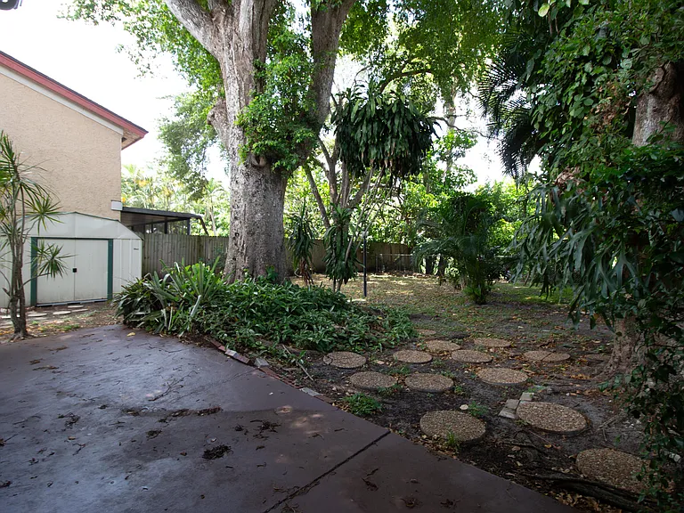 8321 SW 39th Ct — Photo 15