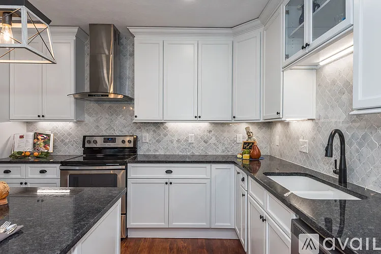 41 Green St — Photo 13
