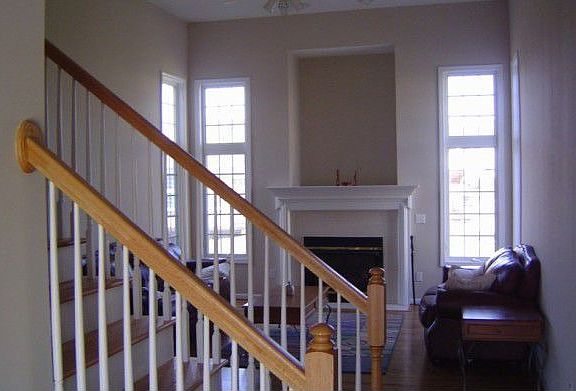 3rd image of 410 Wildflower Ln