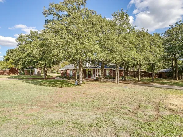 2801 Bent Oaks Dr, Burleson, TX 76028