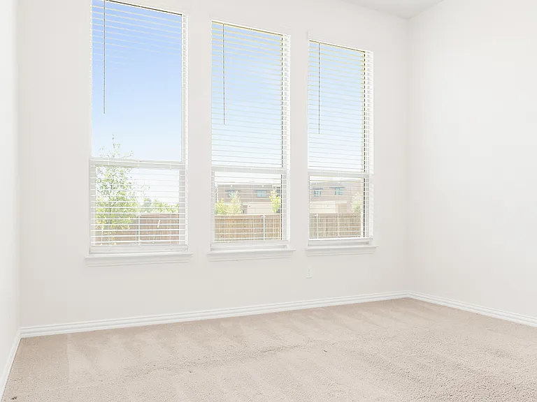 1120 Canuela Way — Photo 12