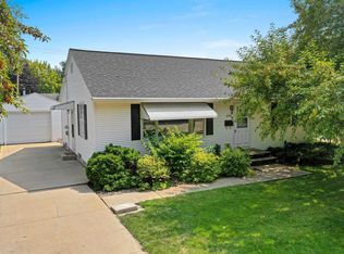 1034 N Locust St, Green Bay, WI 54303