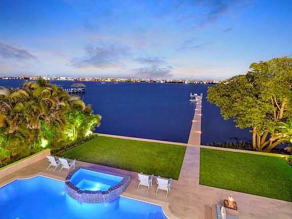 2nd image of 3 Lakeside Palms Court