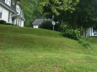 4 Jefferson St, Nelsonville, OH 45764