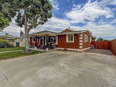 3rd image of 406 16th Ave