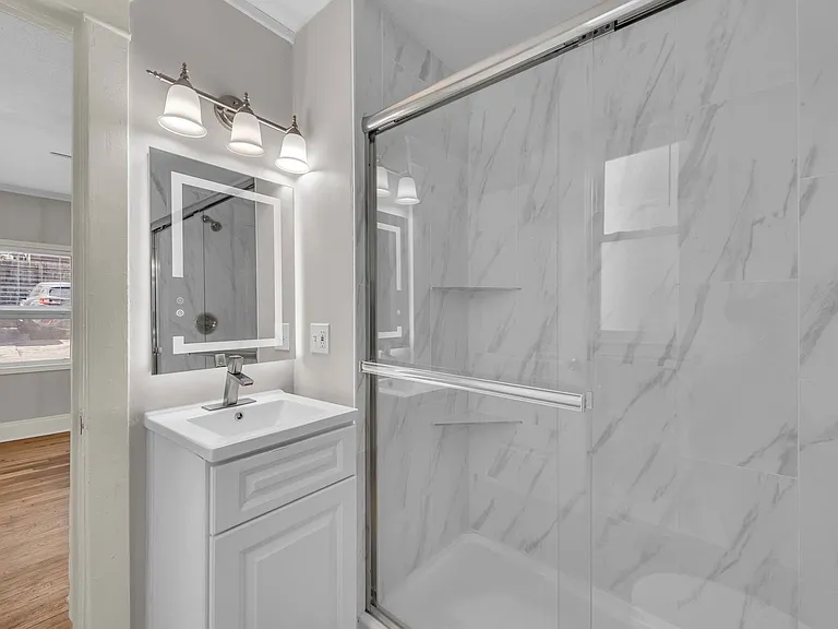 4220 Harrison St — Photo 17