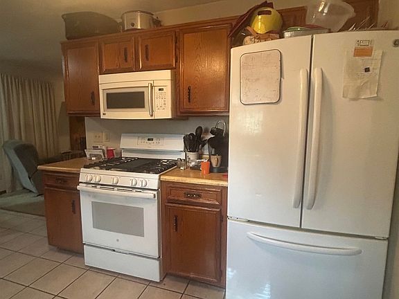 3rd image of 9542 Steele Ct
