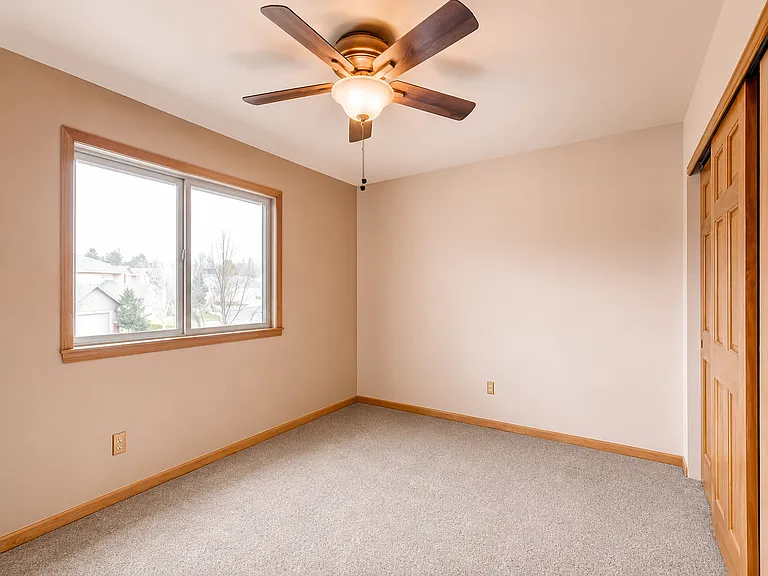 9865 Glenstone Trl — Photo 10