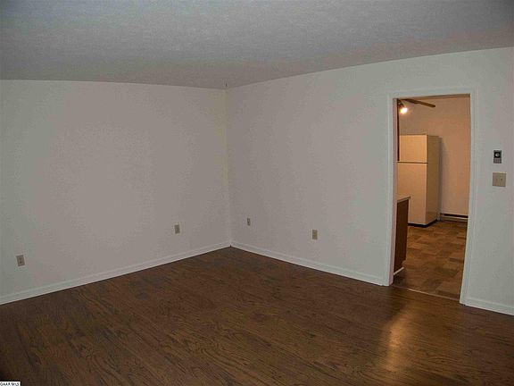 2nd image of 111 Miller St