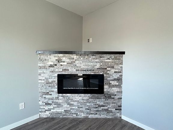 5th image of 2724 Silver St #206
