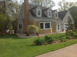 1221 Lane Dr, Saint Joseph, MI 49085