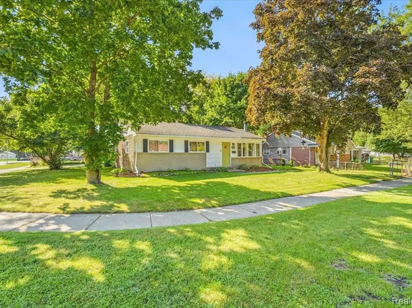 1482 Blossom Ave, Ypsilanti, MI 48198
