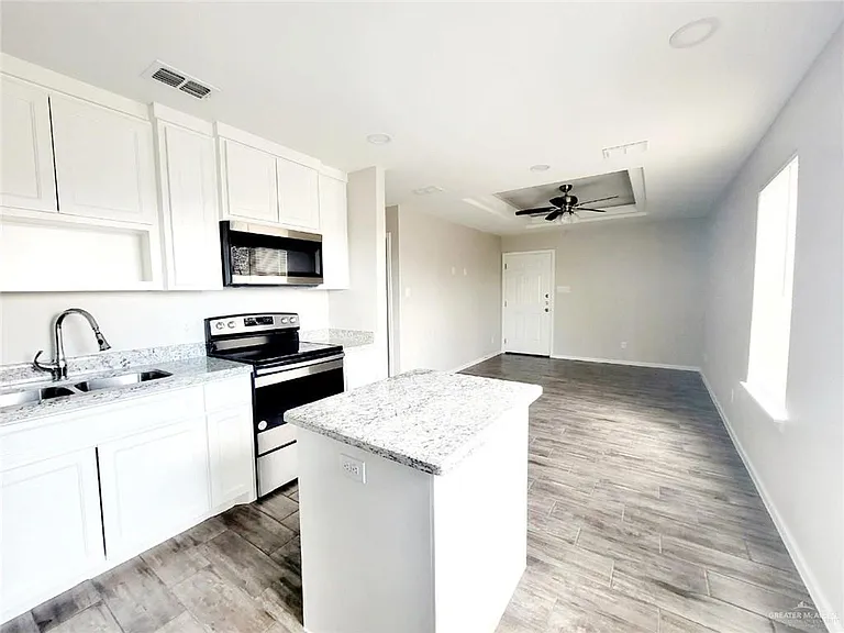 1424 Alta Vista Dr #2 — Photo 5