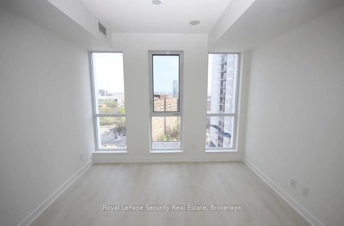 One Park Place North Tower — Photo 3