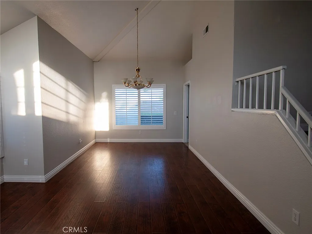 4 bed, 1952 sqft, $4,000 — Photo 4