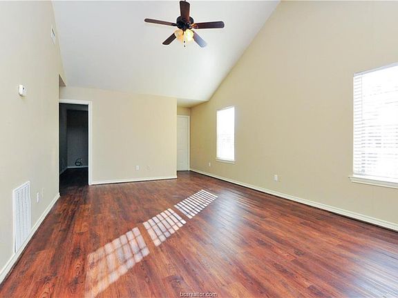 3rd image of 2109 Hidden Hollow Cir #B