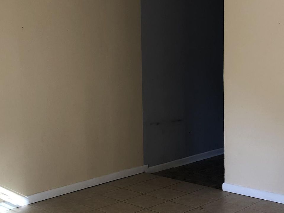 1st image of 1102 N Carrizo St #A