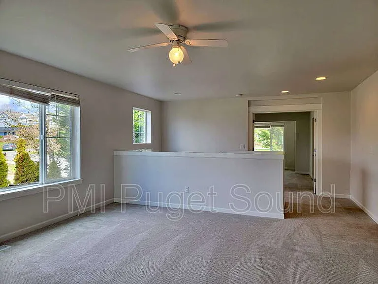 576 Mount Baker Pl NE — Photo 10