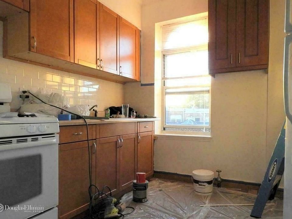 2nd image of 2157 Bleecker St Unit 2B