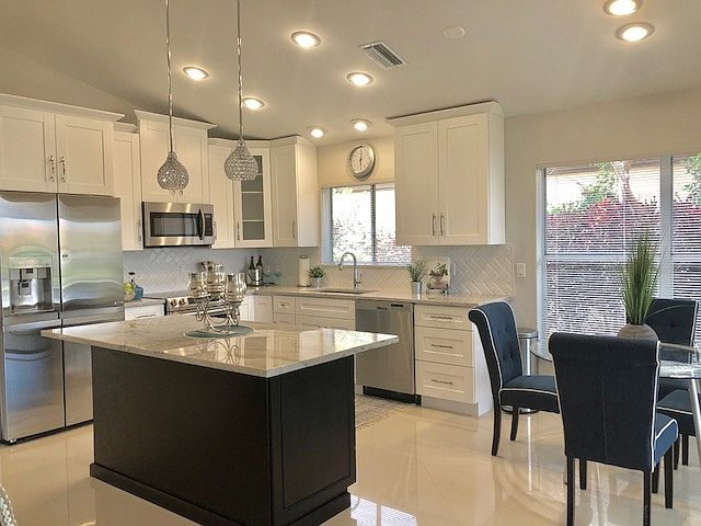 STUNNING, OPEN LIVING SPACE