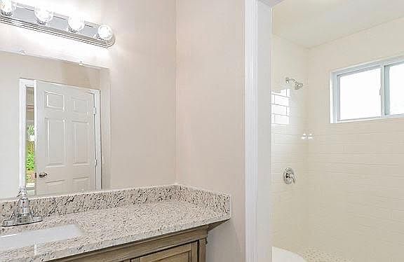 5th image of 1045 23rd St N Floor 32250