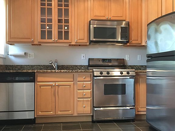 2nd image of 829 Westwood Dr
