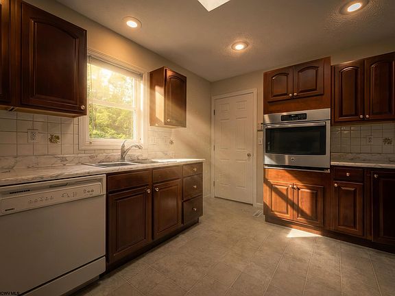2nd image of 1010 Ashton Dr