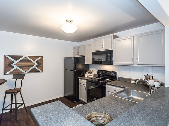 2nd image of 12385 Maverick Dr APT A