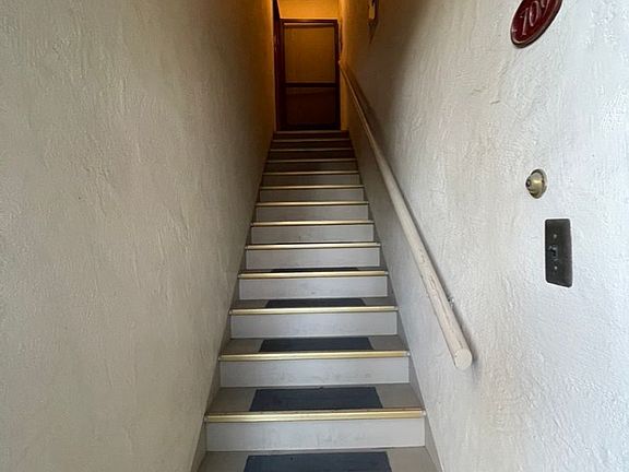 5th image of 705 Elizabeth Ln #709