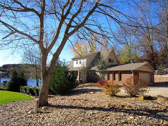 2nd image of 119 Mayfair Dr