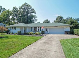 2912 Oak St, Willoughby Hills, OH 44094