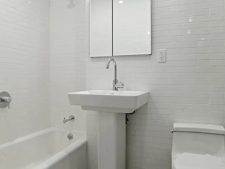 121 Madison Ave #11E — Photo 7